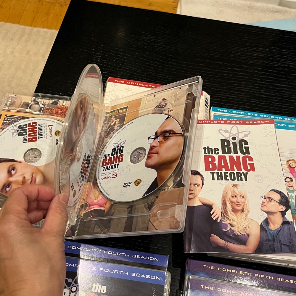 The Big Bang Theory Complete DVD Set Seasons 1-10, USED. - Picture 6 of 16